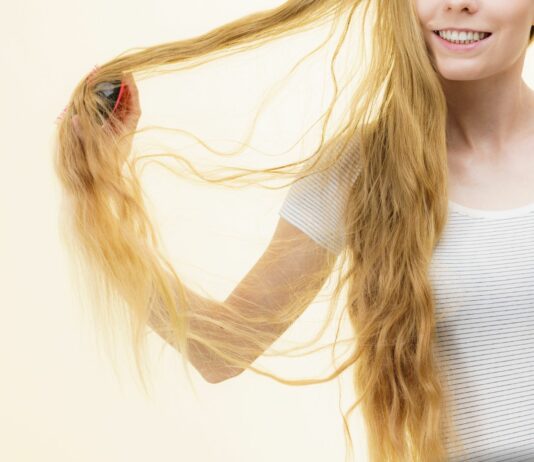 Rozjaśnianie – co dzieje się z włosem od środka?