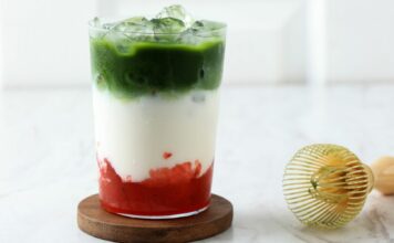 Lodowa matcha truskawkowa. Napój, który przejął TikToka